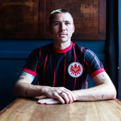 Eintracht Frankfurt 1972 - 73 Retro Voetbalshirt